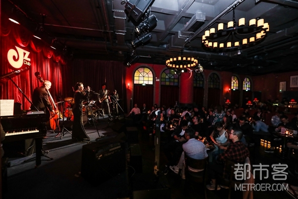 爵士之夜尽享intimissimi与音乐家陈胤希带来极致浪漫 时尚 都市客资讯频道