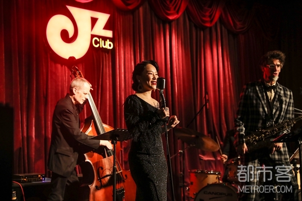 爵士之夜尽享intimissimi与音乐家陈胤希带来极致浪漫 时尚 都市客资讯频道